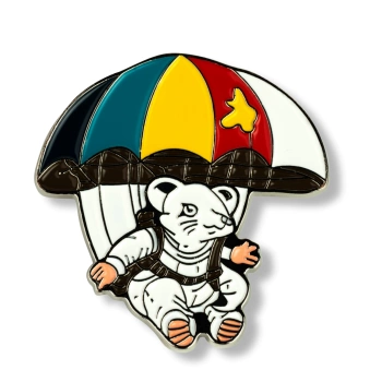 Pin mysz na paralotni