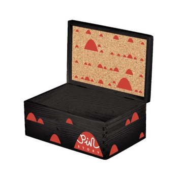 Pusty duży czarny box na piny